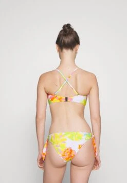 Seafolly Palm Springs Twisttie Front Bandeau - Bikinitop - Limelight -Fashion Verkoop 162bfd9d5b704de0b532196eedab14dc