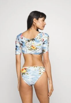 Seafolly Coast To Coast Twist Front Crop - Bikinitop - Powder Blue -Fashion Verkoop 330b47b69bbb4899a163cb35340197b2