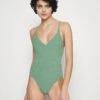 Seafolly Second Wave Vneck One Piece - Badpak - Palm Green 2 Seafolly Second Wave Vneck One Piece - Badpak - Palm Green -Fashion Verkoop e8220d915be34334bdfeebfb249965d2